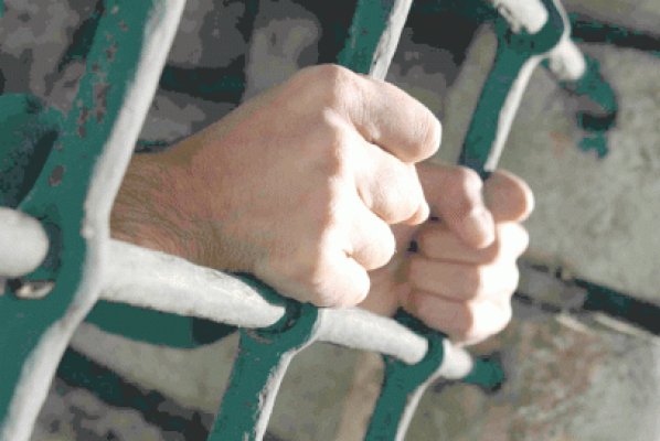 Hoţ insistent: dădea mai multe spargeri pe zi